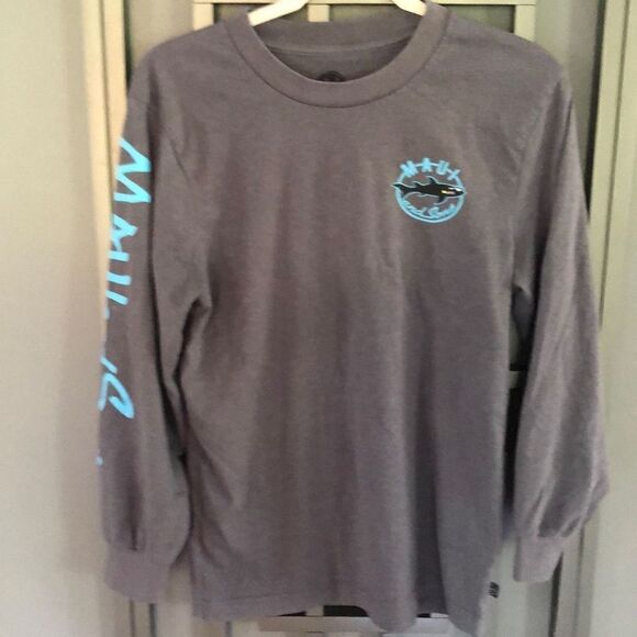 Maui and Sons Graphic T-shirt, long sleeve, gray size small shark - Picture 2 of 4